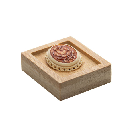 Брошь из бивня мамонта 